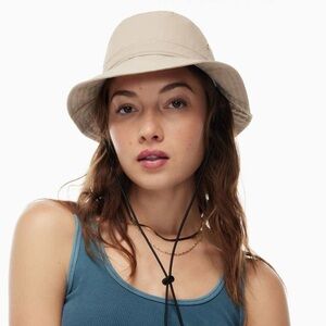 Aritzia Tna Drawcord Bucket Hat in Coral